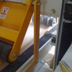 During cutting with the 2 bandsaws close together